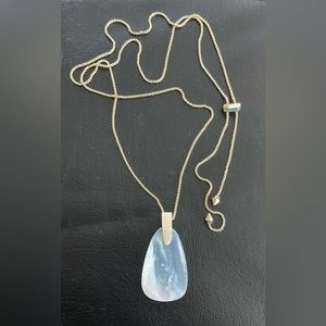 KENDRA SCOTT Maeve Mother Of Pearl Pendant Necklace